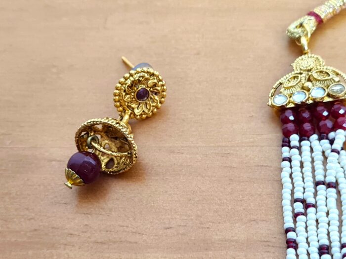 Conjunto completo de semi joia clássica indiana com pérolas e pedras vinho