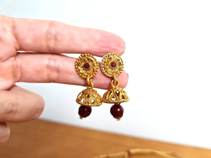 Conjunto completo de semi joia clássica indiana com pérolas e pedras vinho