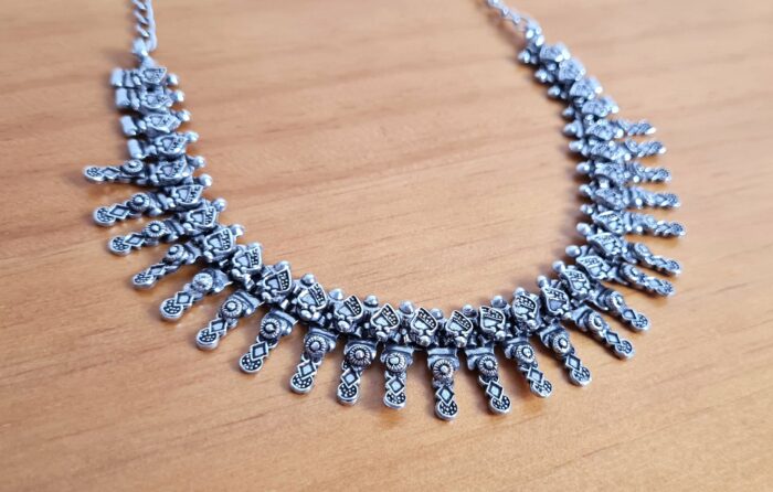Colar indiano estilo tribal de prata alemã (alpaca) design diamond