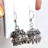 Brinco indiano design Jhumka circle prateado com guizos