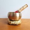tigela tibetana dourada de 7 ligas de metal 9 cm de diâmetro com almofada de jacquard amarelo