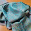 Echarpe indiana algodão com viscose estampa floral azul claro e tons suaves