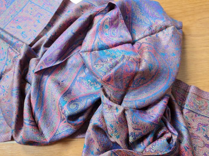 Echarpe indiana algodão com viscose estampa floral azul e coloridos