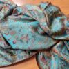 Echarpe indiana algodão com viscose estampa floral azul claro e color