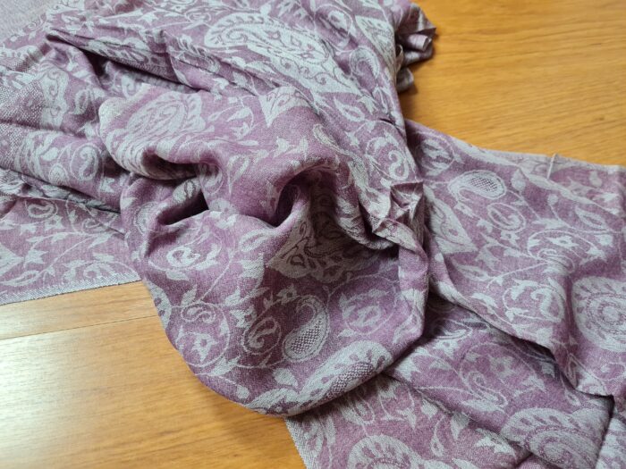 Pashimina indiana de cashmere estampa paisleys uva