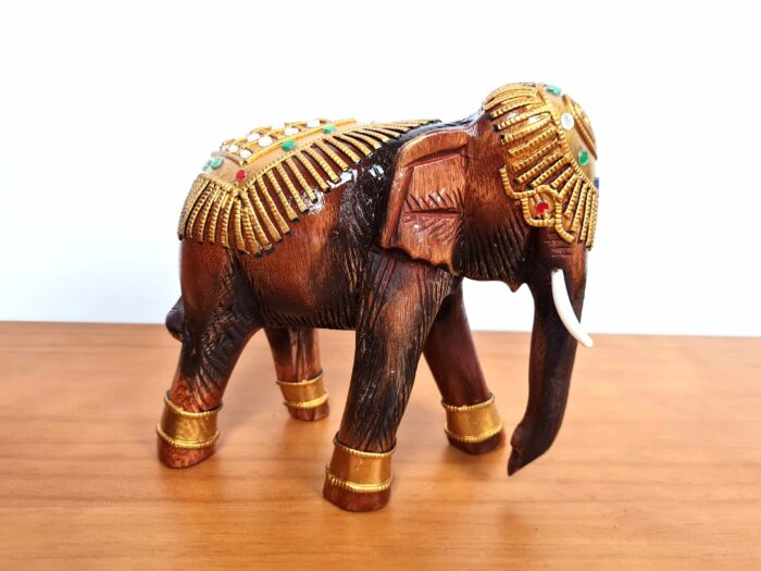 20240402_160451 elefante grande decorativo feito em madeira com apliques, linda peça com 16cm de comprimento e 635g