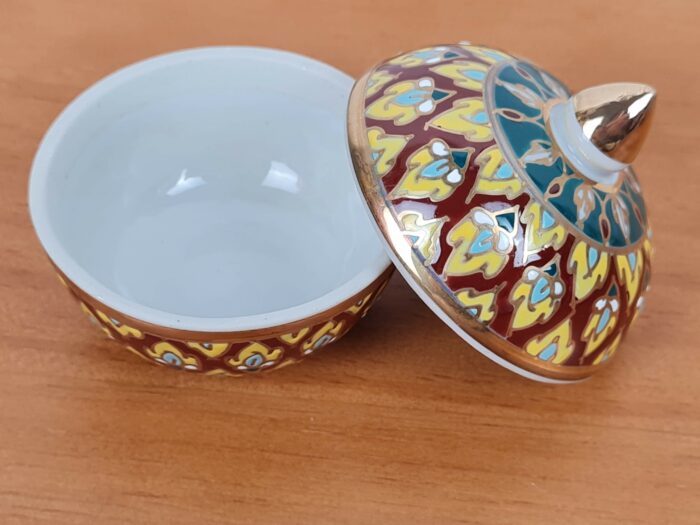 Mini porta joias Tailandês de porcelana pintado a mão vinho e amarelo