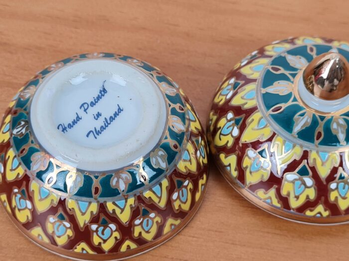Mini porta joias Tailandês de porcelana pintado a mão vinho e amarelo