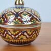 Mini porta joias Tailandês de porcelana pintado a mão marrom amarelo