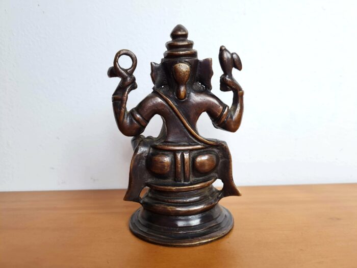 20240419_104849 Estátua do Deus Ganesha em metal brass dark com 12cm