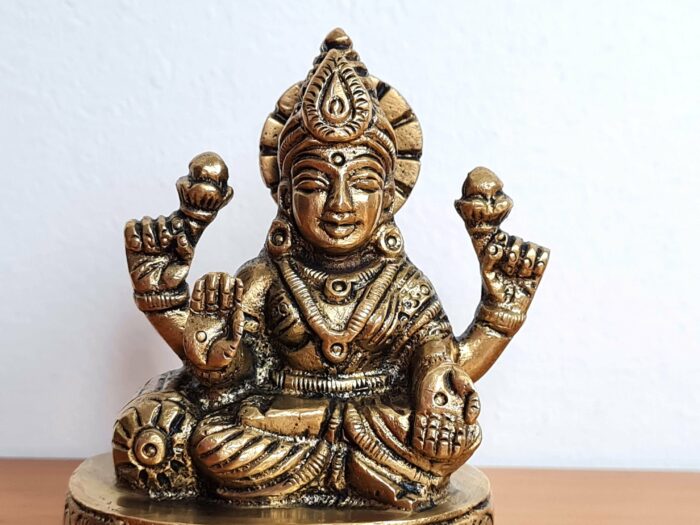 Lakshmi estatueta indiana de metal brass 8cm