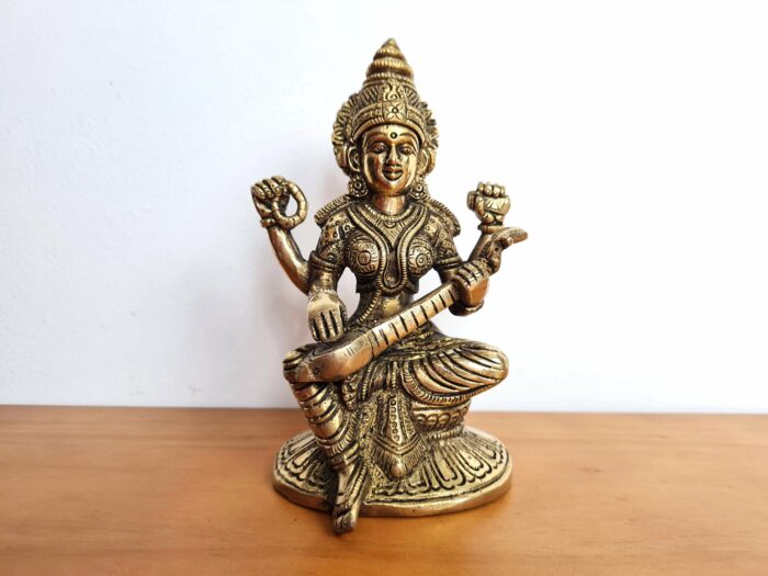 Estátua da Deusa Saraswati em metal brass 16cm