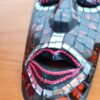 Máscara Tribal em Madeira feito a mão colorida 30cm