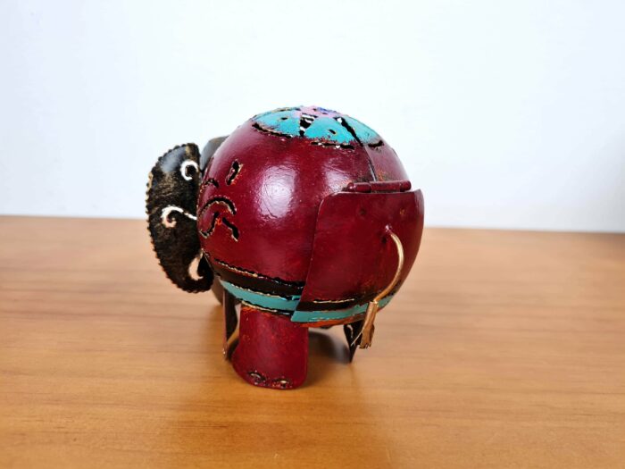 Elefante decorativo e luminária de latão pintado a mão 12cm vinho