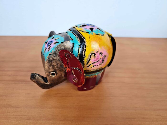 Elefante decorativo e luminária de latão pintado a mão 13cm amarelo