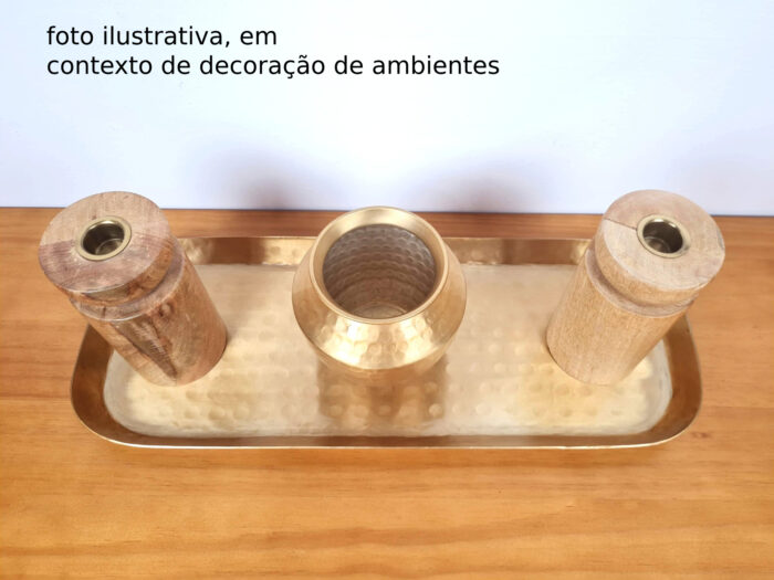 foto ambiente-casticais Par de castiçais indiano design ancestral em madeira maçiça e dourado