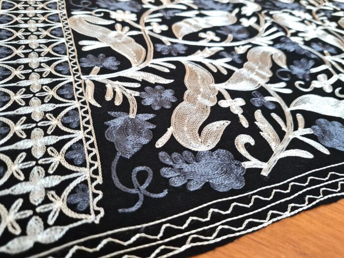Xale de Cashmere Pashmina 100% bordado com fios de seda preto e cinza