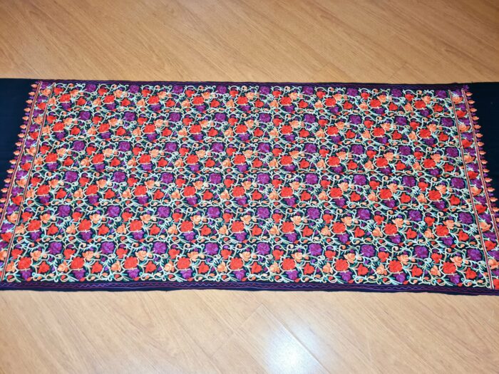 Xale de Cashmere Pashmina 100% bordado com fios de seda preto e colorido