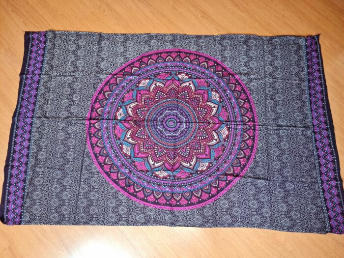 Canga indiana de viscose estampa de mandala roxo com lilás 2m