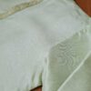 Kurta (bata masculina longa) verde claro tecido nobre com detalhe dourado