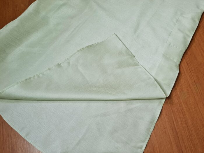 Kurta (bata masculina longa) verde claro tecido nobre com detalhe dourado