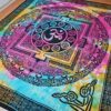 Panô indiano de algodão estampa Yantra e OM tie dye 2,40m
