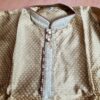 Conjunto completo de vestuário para noivo em casamentos indianos ocre e marrom