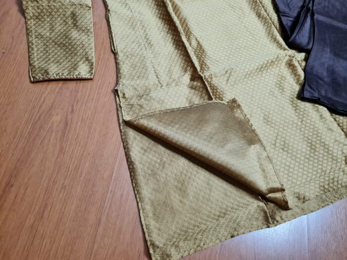 Conjunto completo de vestuário para noivo em casamentos indianos ocre e marrom