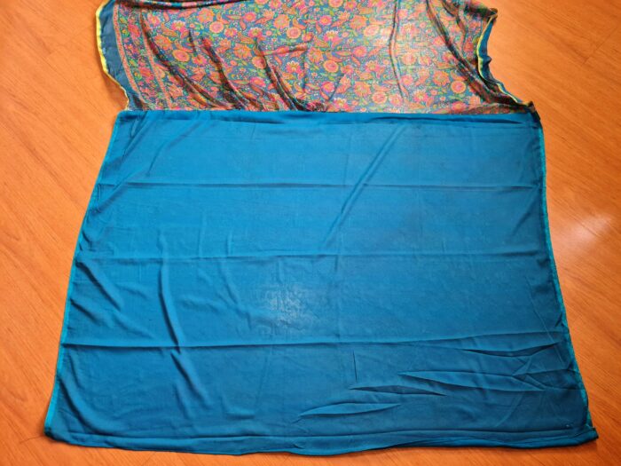 20240705_141756 Sari indiano de seda com estampa floral azul e rosa