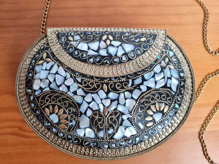 Bolsa indiana rígida de metal com mosaico de pedras naturais madrepérolas IIII
