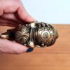 Elefante indiano esculpido em metal brass 8cm