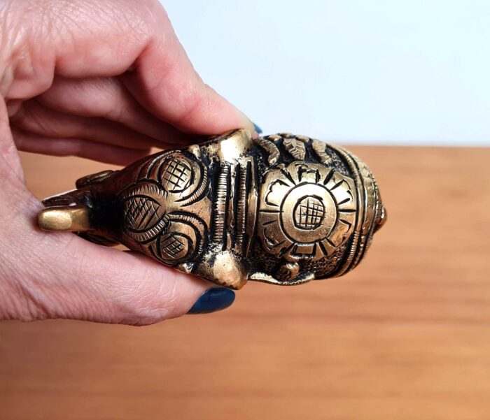 Elefante indiano esculpido em metal brass 8cm