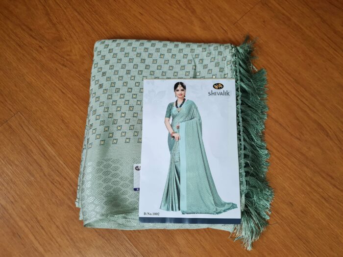 Sari indiano de seda mista estampa de mini losangos verde e dourado