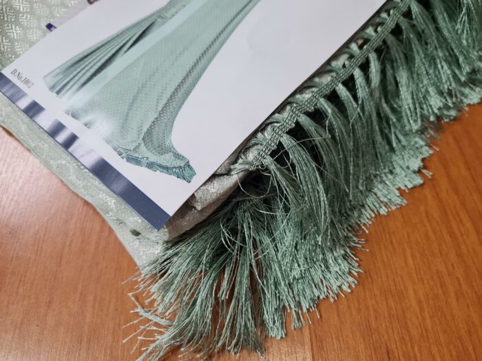 Sari indiano de seda mista estampa de mini losangos verde e dourado