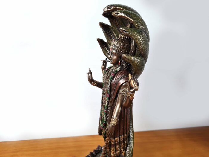 Estátua do Deus Vishnu da Veronese Design 32cm