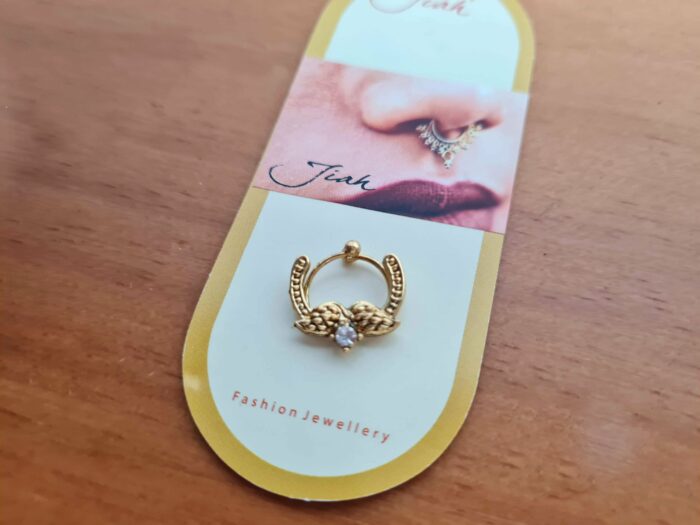 Nose ring floral dourado com pedras strass II