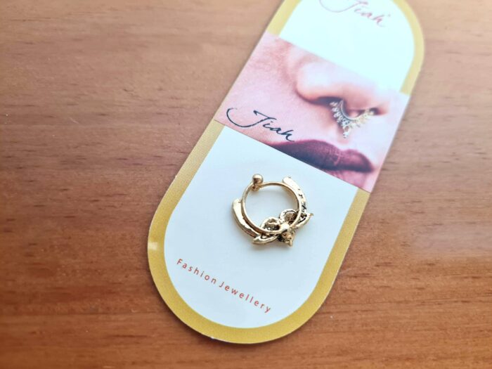 Nose ring floral dourado com pedras strass II