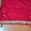 Dupatta vermelha e dourada de noiva com bordados pompons e barrado luxuoso