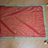 Dupatta vermelha e dourada de noiva com bordados pompons e barrado luxuoso