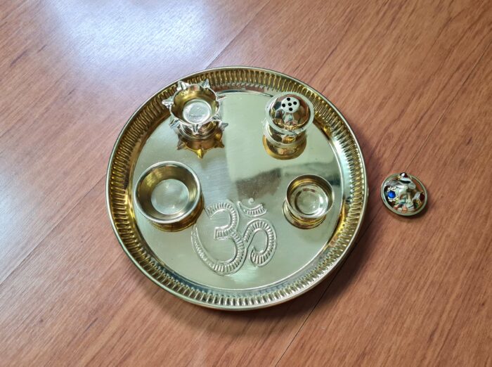 Pooja Thali prato para Puja OM com 4 peças fixas 20cm