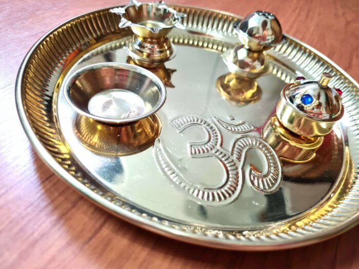Pooja Thali prato para Puja OM com 4 peças fixas 20cm