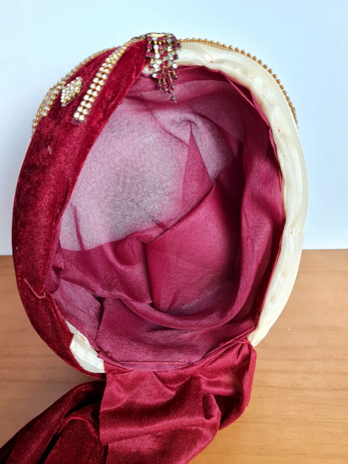 20250126_152333 Turbante indiano masculino pronto para uso vermelho e dourado com pedra
