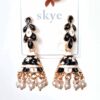 Brinco indiano Meenakari Jhumka preto com pérolas