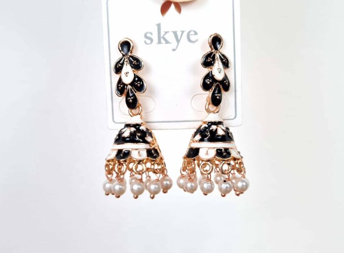 Brinco indiano Meenakari Jhumka preto com pérolas