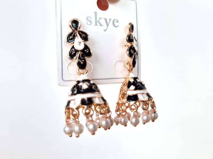 Brinco indiano Meenakari Jhumka preto com pérolas
