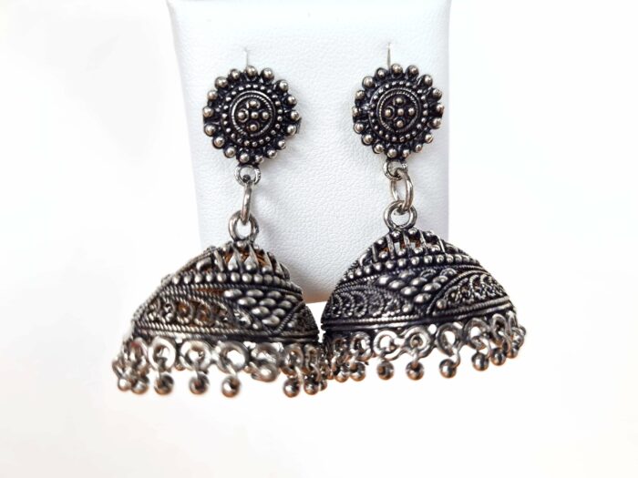 Brinco indiano design Jhumka prateado sino alongado