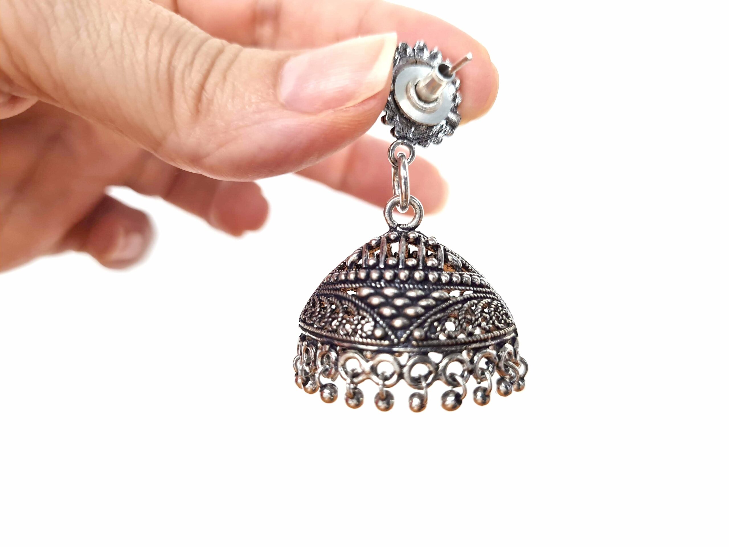 Brinco indiano design Jhumka prateado sino alongado
