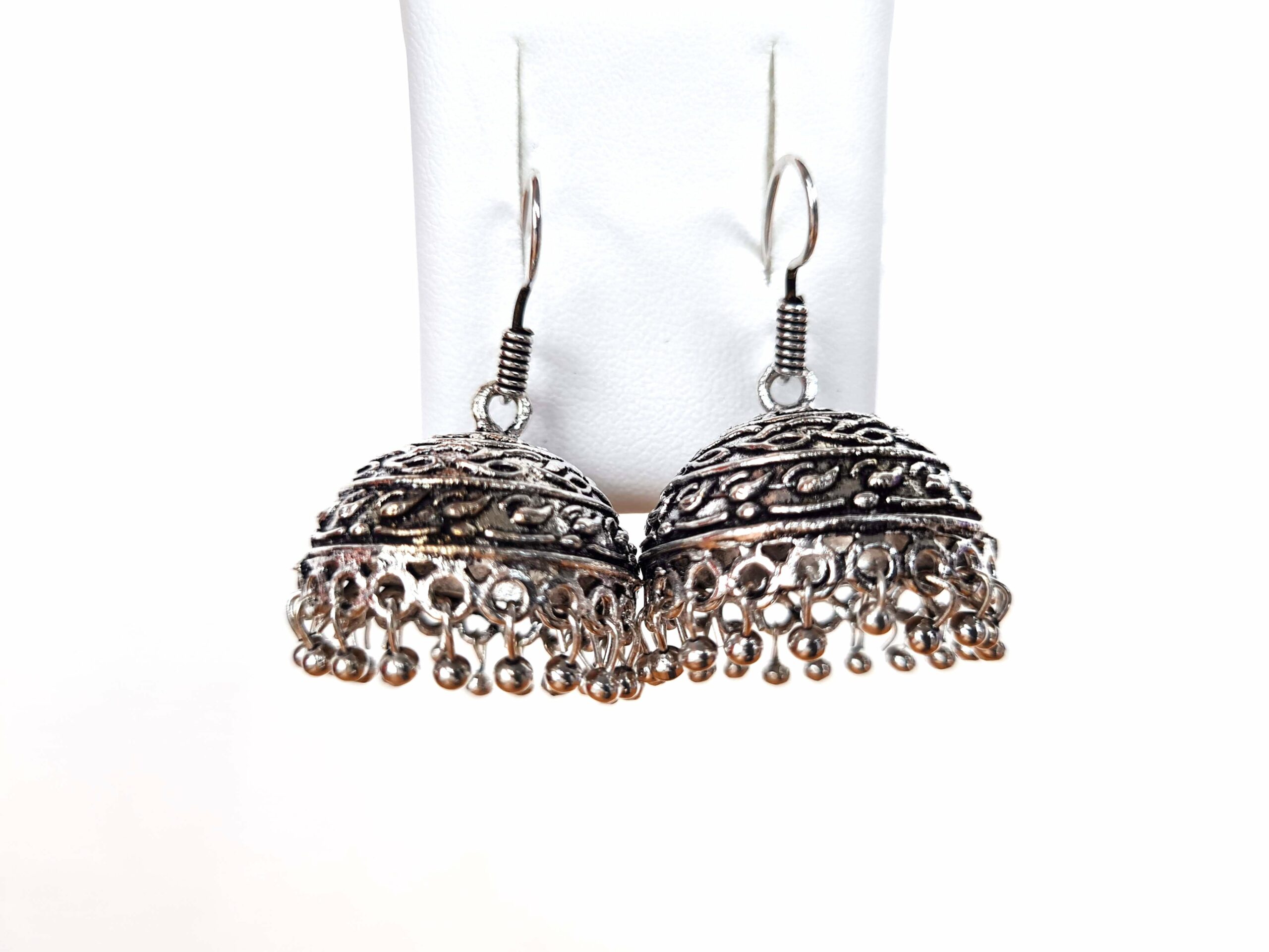 Brinco indiano design Jhumka prateado sino médio