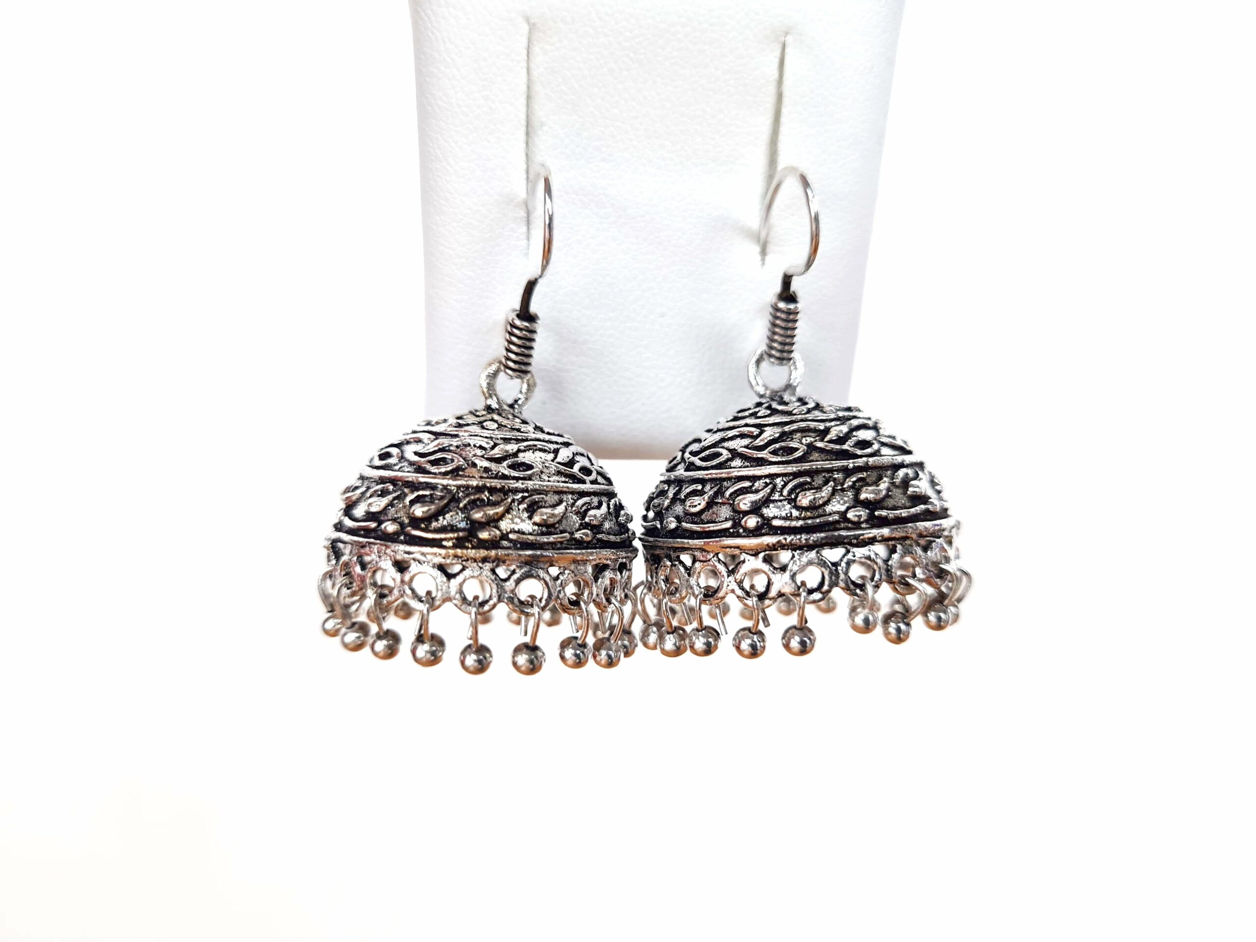 Brinco indiano design Jhumka prateado sino médio