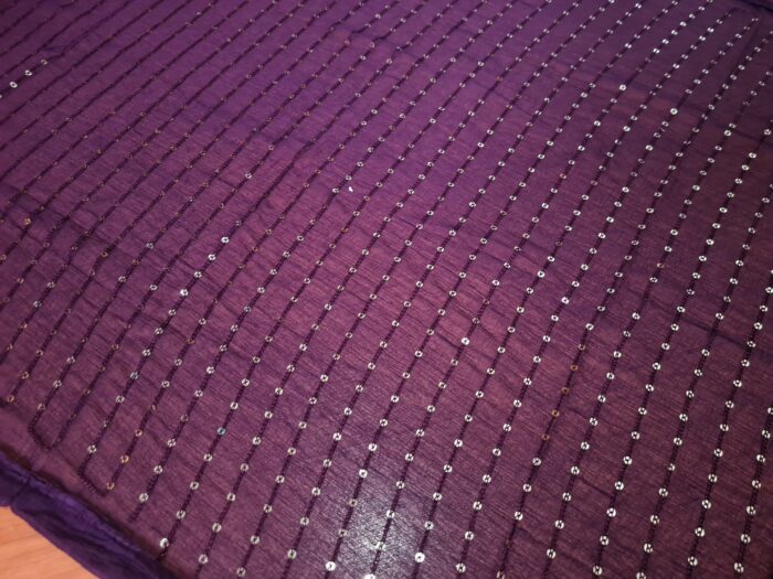 Dupatta roxa com fios bordados de lantejoulas
